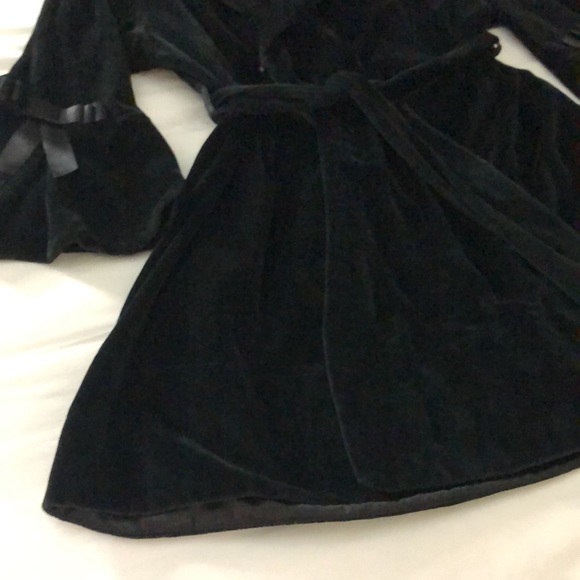 Betsy Johnson Robe - Picture 3 of 6